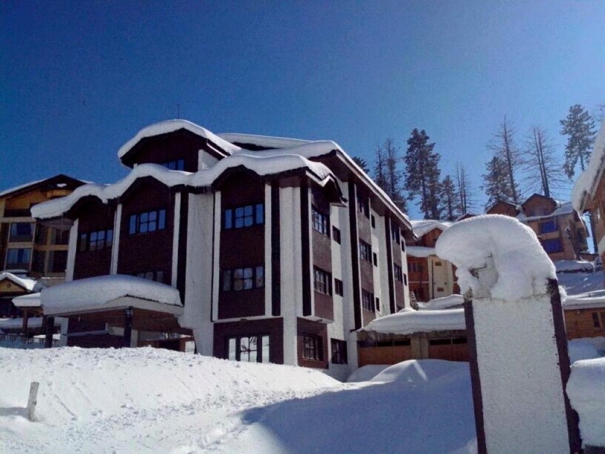 Hotel Gulmarg Inn Екстериор снимка